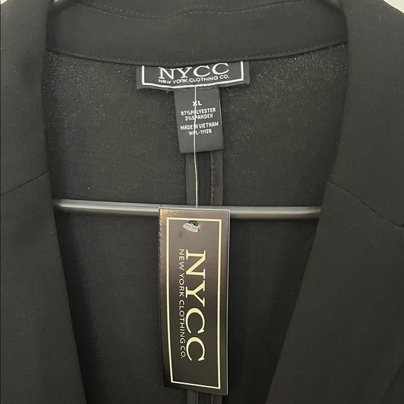 NYCC Black Cropped Blazer Jacket Gold Chain Detail Dressy Chic Size XL - Picture 2 of 9